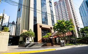 Flat recém reformado com piscina, sauna e academia